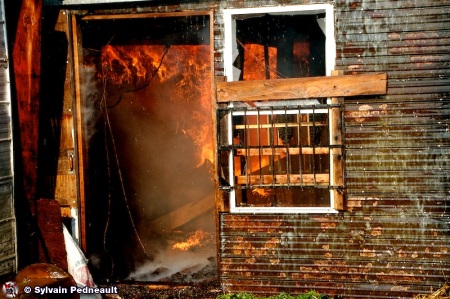 Feu de ferme à Ste-Hélène