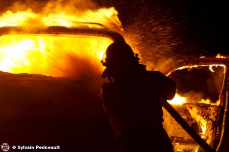 Feu de véhicule à La Présentation