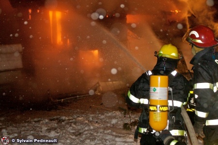 Feu de bâtiment à Ste-Cécile-de-Milton