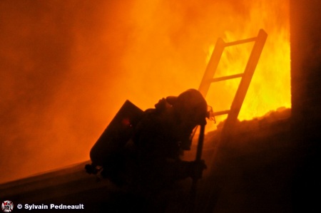 Feu de résidence à Ste-Hélène