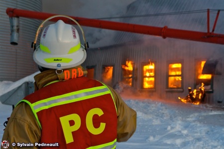 Feu de bâtiment agricole à Marieville