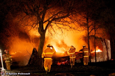 Feu de grange à Saint-Hugues