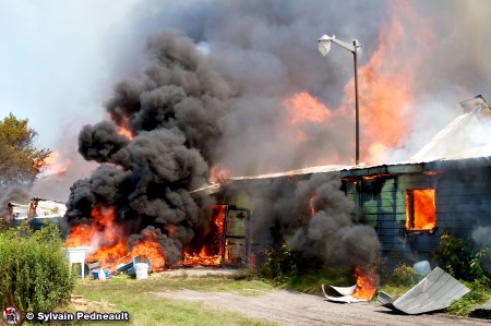 Feu de bâtiment agricole à Ste-Hélène